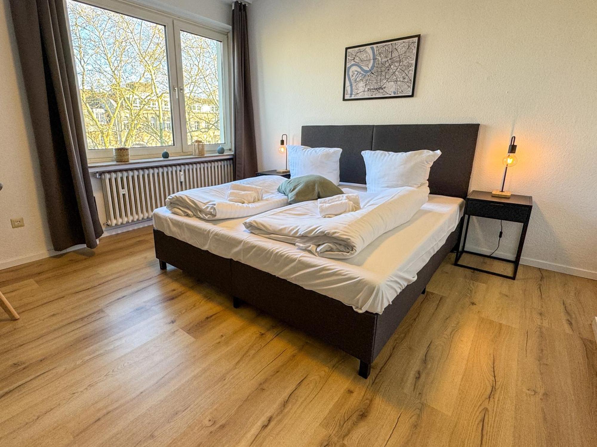 Apartment Duesseltal Messe 100Qm Düsseldorf Buitenkant foto