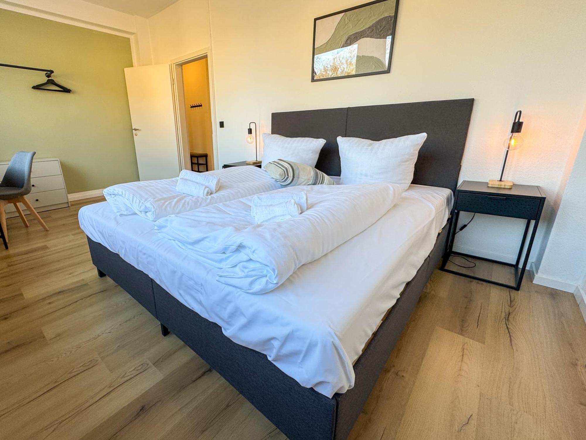 Apartment Duesseltal Messe 100Qm Düsseldorf Buitenkant foto
