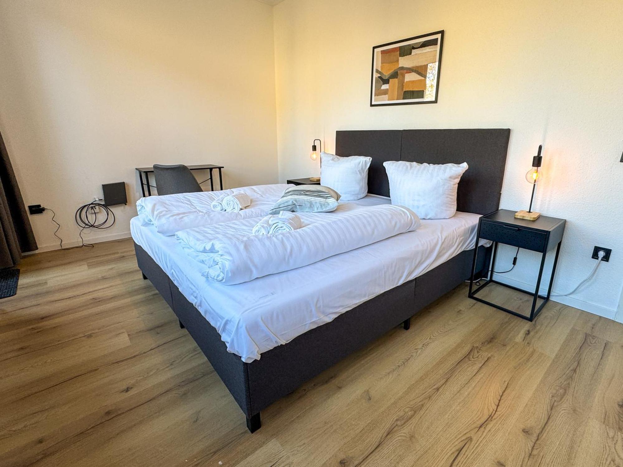 Apartment Duesseltal Messe 100Qm Düsseldorf Buitenkant foto